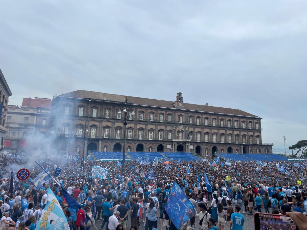 Casetta Piazza Plebiscito Napoli Eksteriør bilde