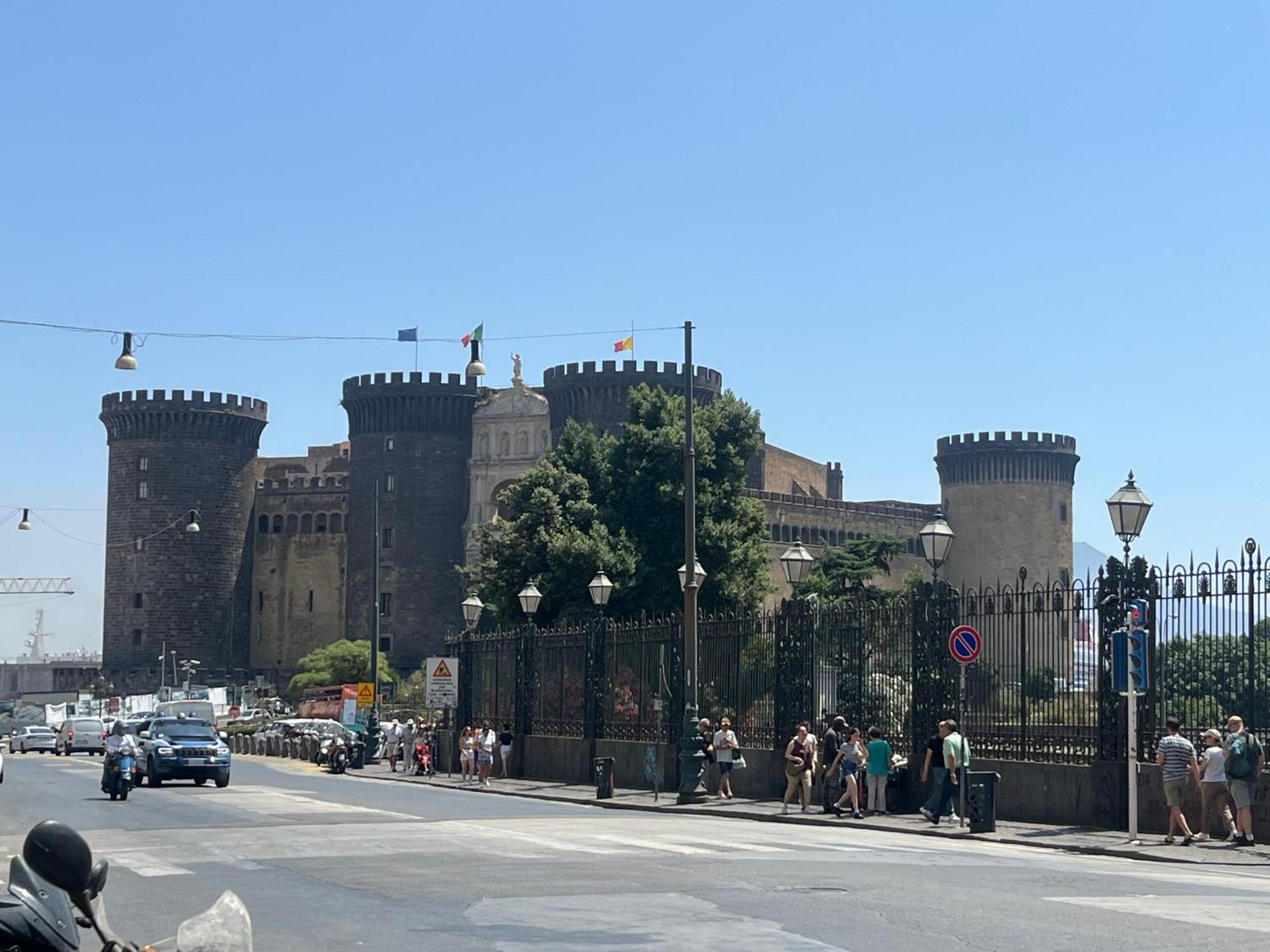 Casetta Piazza Plebiscito Napoli Eksteriør bilde